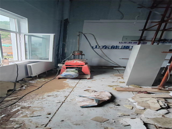 翰林镇地基基础下沉墙体裂缝加固注浆顶升施工